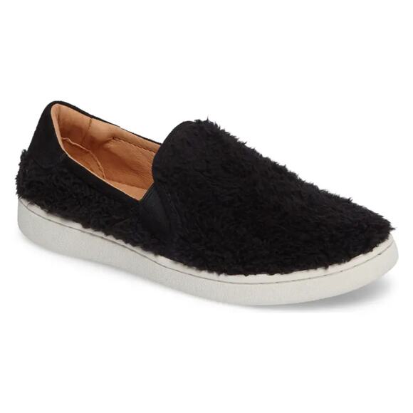 UGG Ricci Plush Slip-on Sneaker Size 6 EUC Black Furry Texture Elastic Trim - Picture 1 of 9